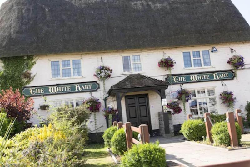 The White Hart, Wroughton Bed and Breakfast Swindon Eksteriør billede