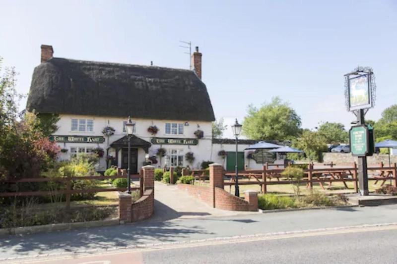 The White Hart, Wroughton Bed and Breakfast Swindon Eksteriør billede